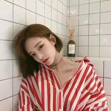 坐在门口的幽灵